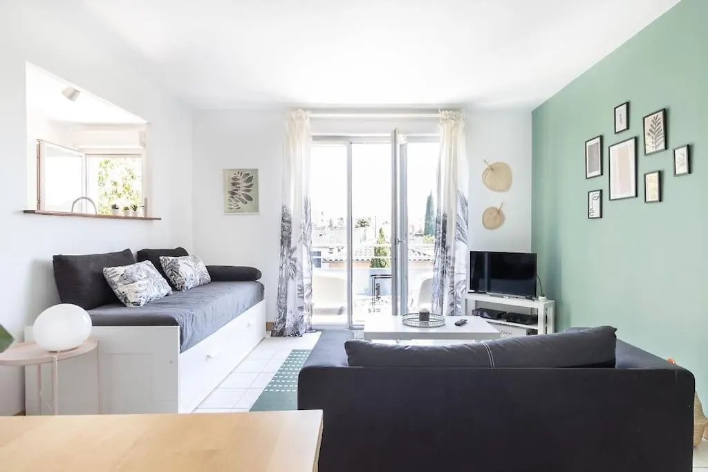 Beautiful Apartment With Terrace + Private Parking location